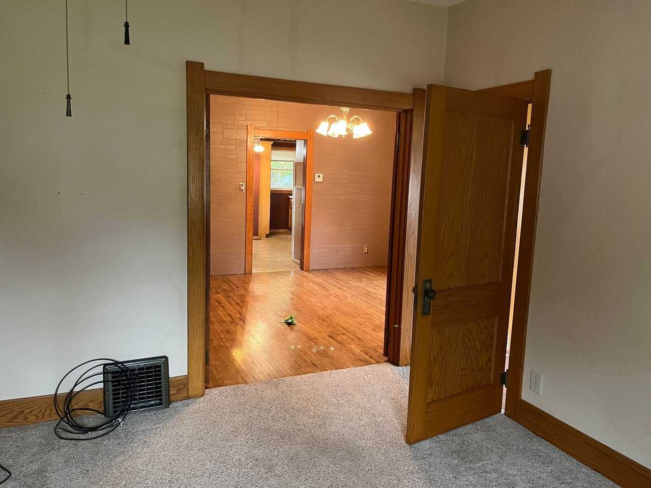 1506 N Saint Joseph Ave - Photo 5 of 15