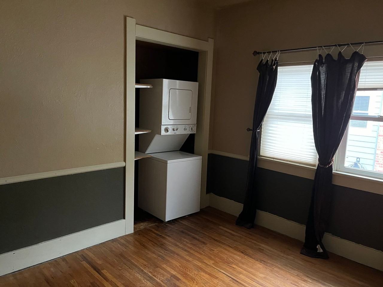 1506 N Saint Joseph Ave - Photo 7 of 15