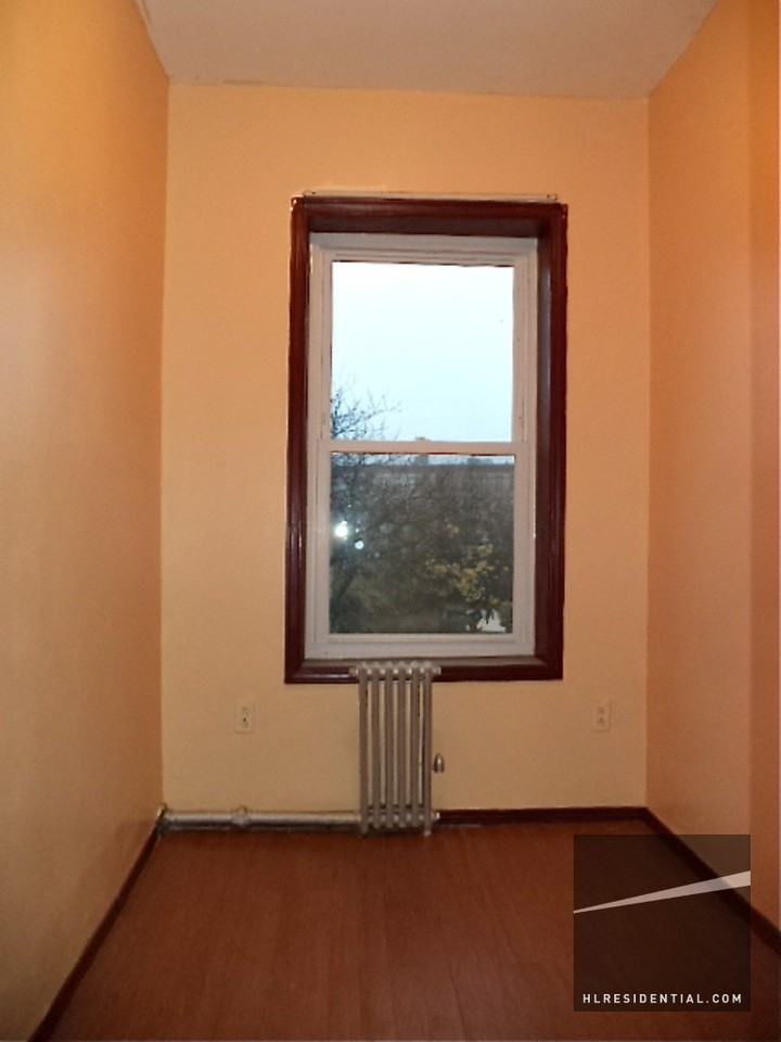 87A Somers St #2 - Photo 3 of 11