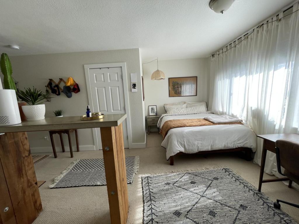 2801 N Downing St #D - Photo 6 of 9