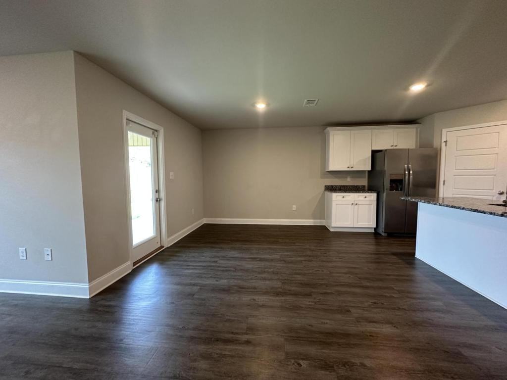 18406 Elkwood Dr - Photo 3 of 21