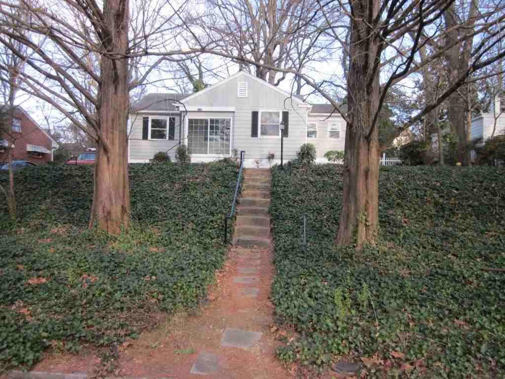 1116 Virginia St - Photo 2 of 24