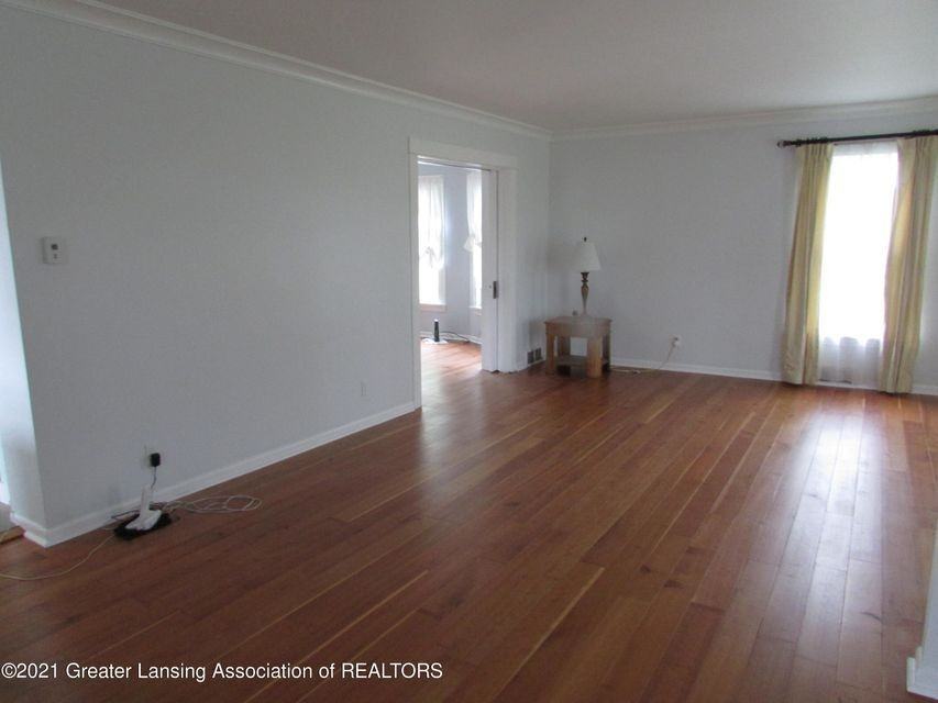 1398 Hagadorn Rd - Photo 3 of 26