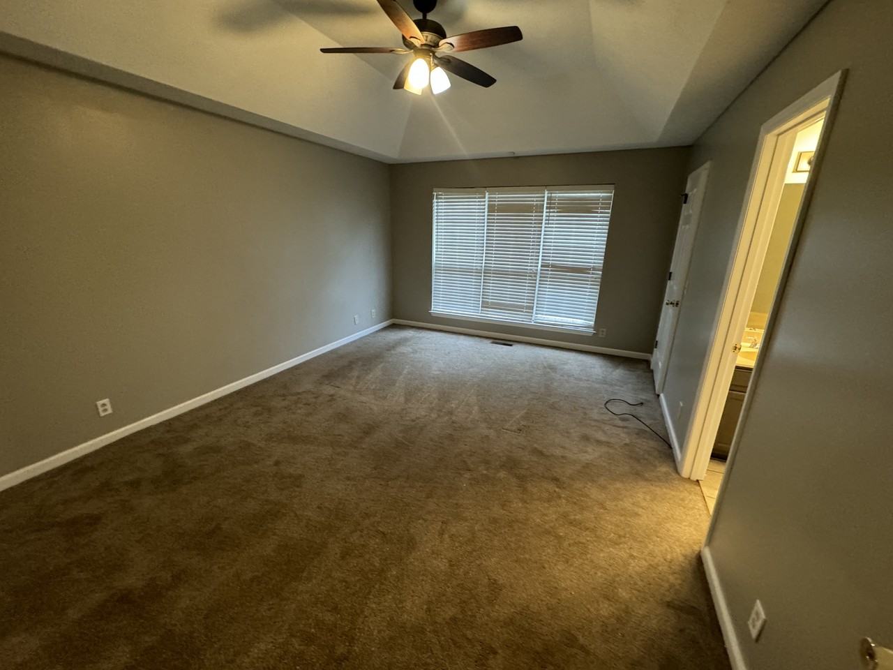 5712 Scout Dr - Photo 3 of 10