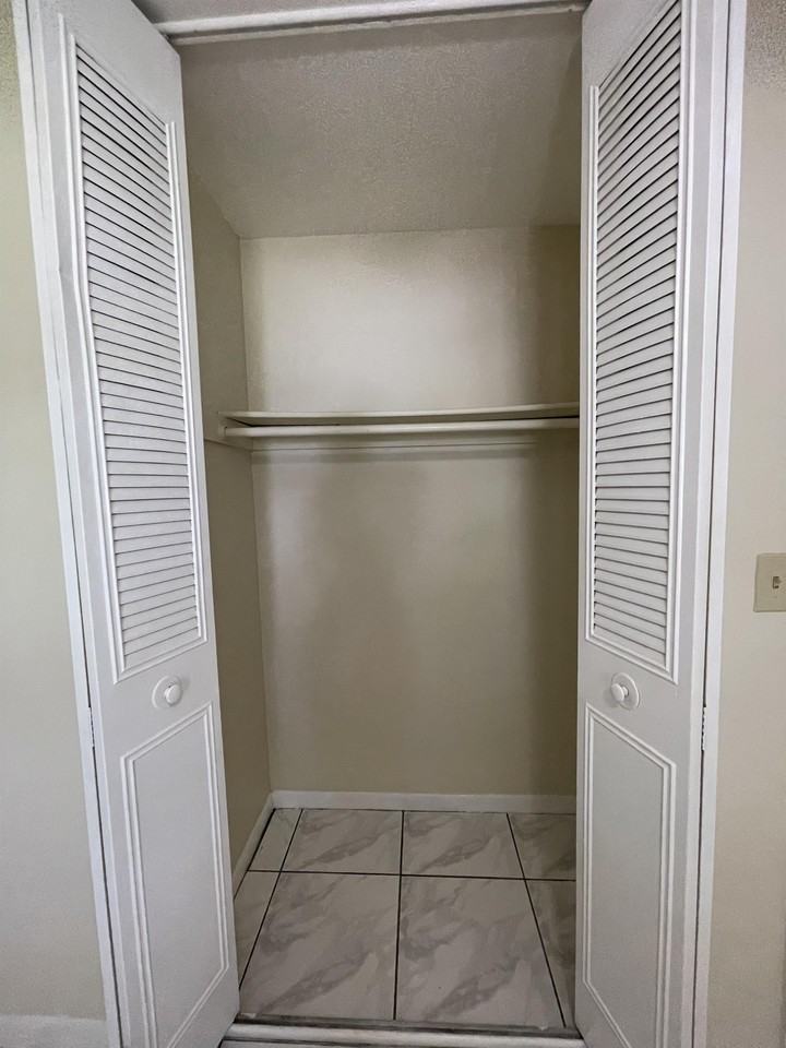 8301 Sw 129th Ave - Photo 2 of 26