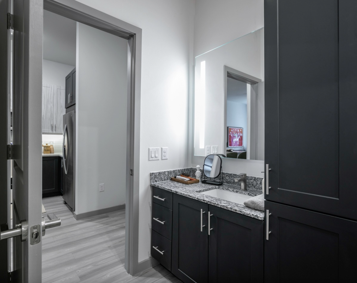 11801 Stonehollow Drive - Photo 7 of 14