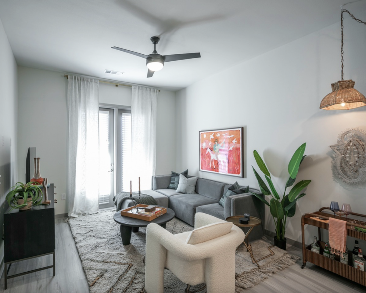 11801 Stonehollow Drive - Photo 2 of 14