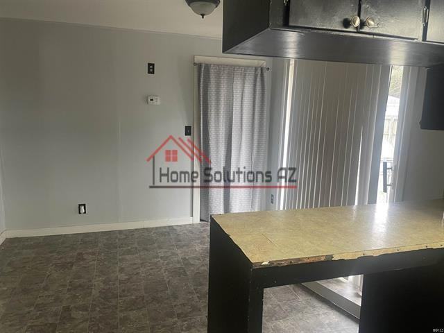 2822 N Webster St - Photo 3 of 17