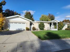 featured image of 715 W Mikies Pl