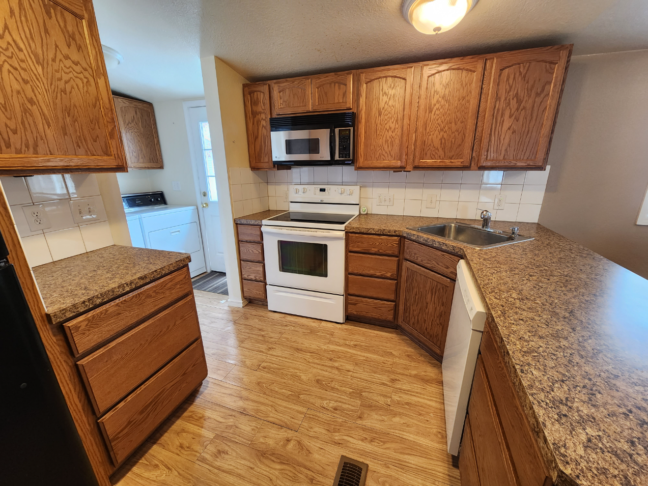 715 W Mikies Pl - Photo 7 of 29