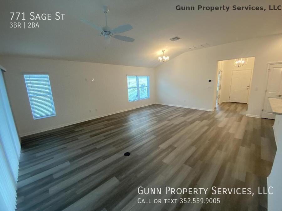 771 Sage St - Photo 3 of 20