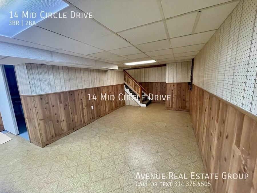 14 Mid Circle Dr - Photo 3 of 12