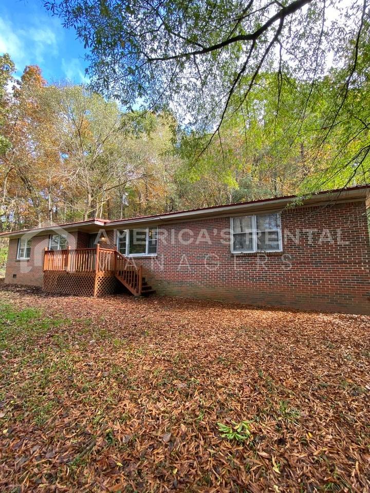 4644 Silver Lake Rd - Photo 2 of 23