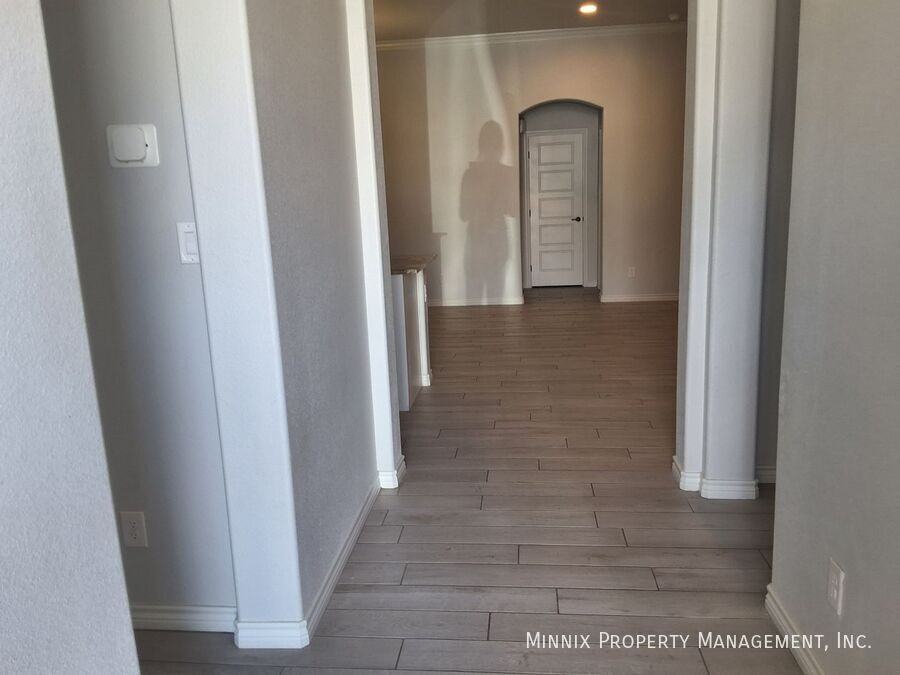 5309 Kilyn Ct - Photo 2 of 19