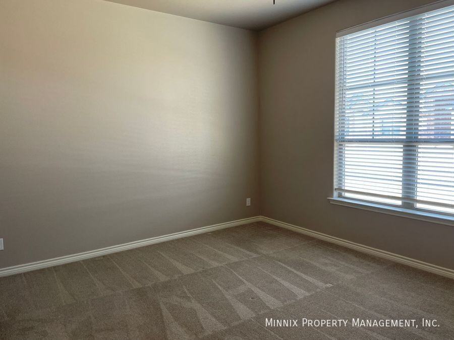 5305 Kilyn Ct - Photo 5 of 14