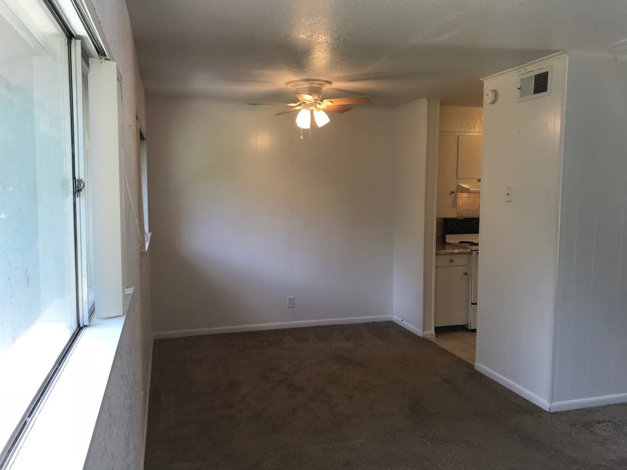 2600 Ivanhoe Ln - Photo 3 of 18