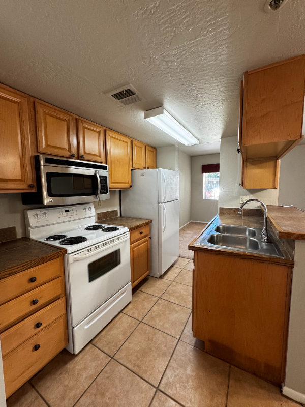 12123 W Bell Rd #154 - Photo 5 of 11