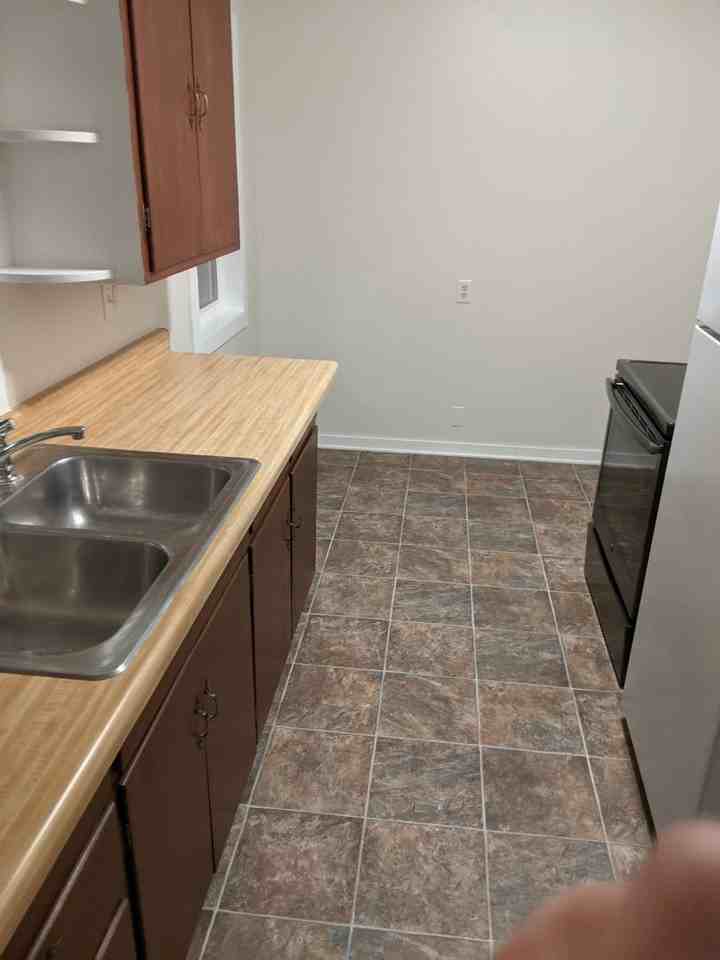 812 6th St Se - Photo 6 of 13