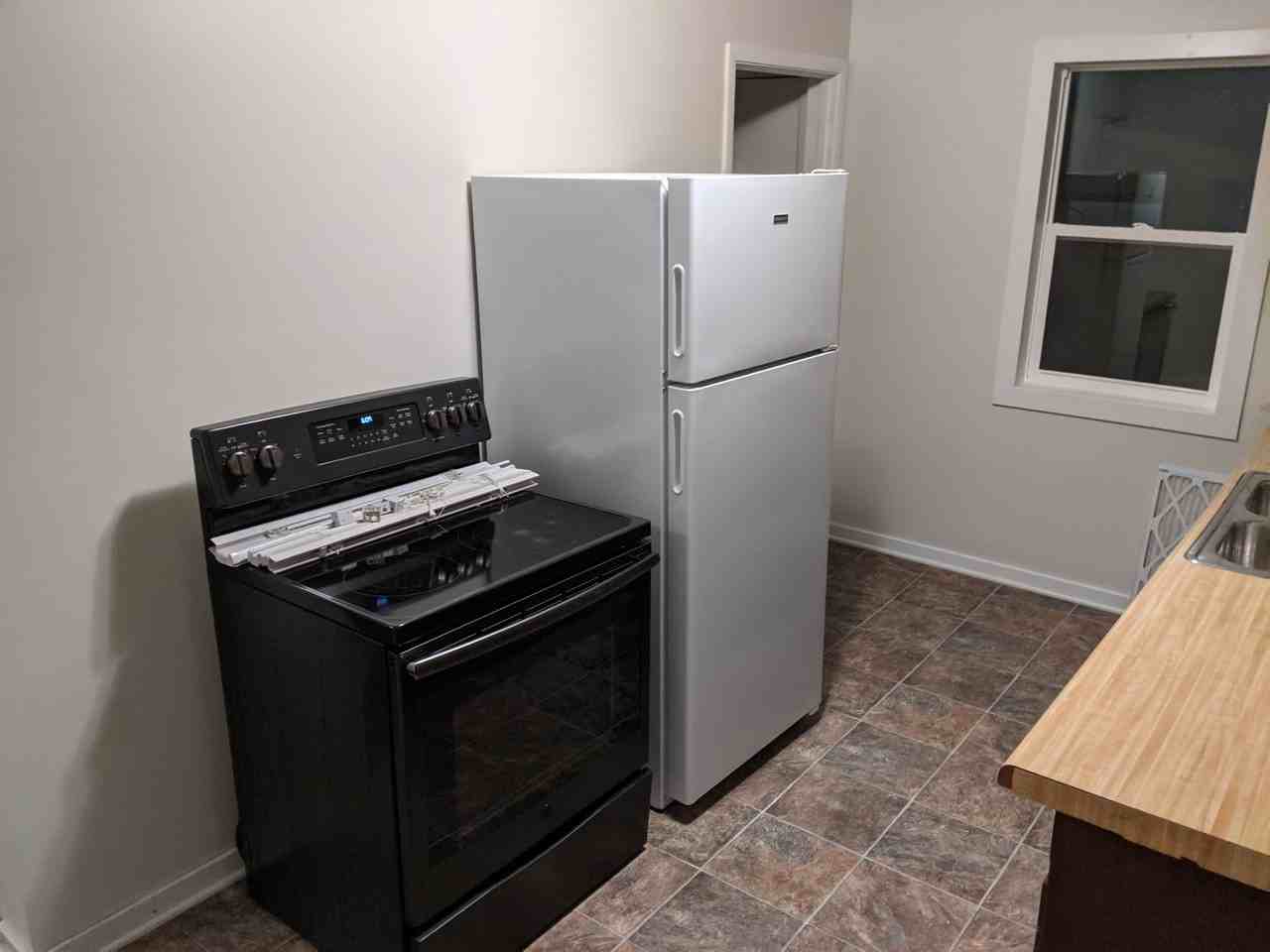 812 6th St Se - Photo 4 of 13