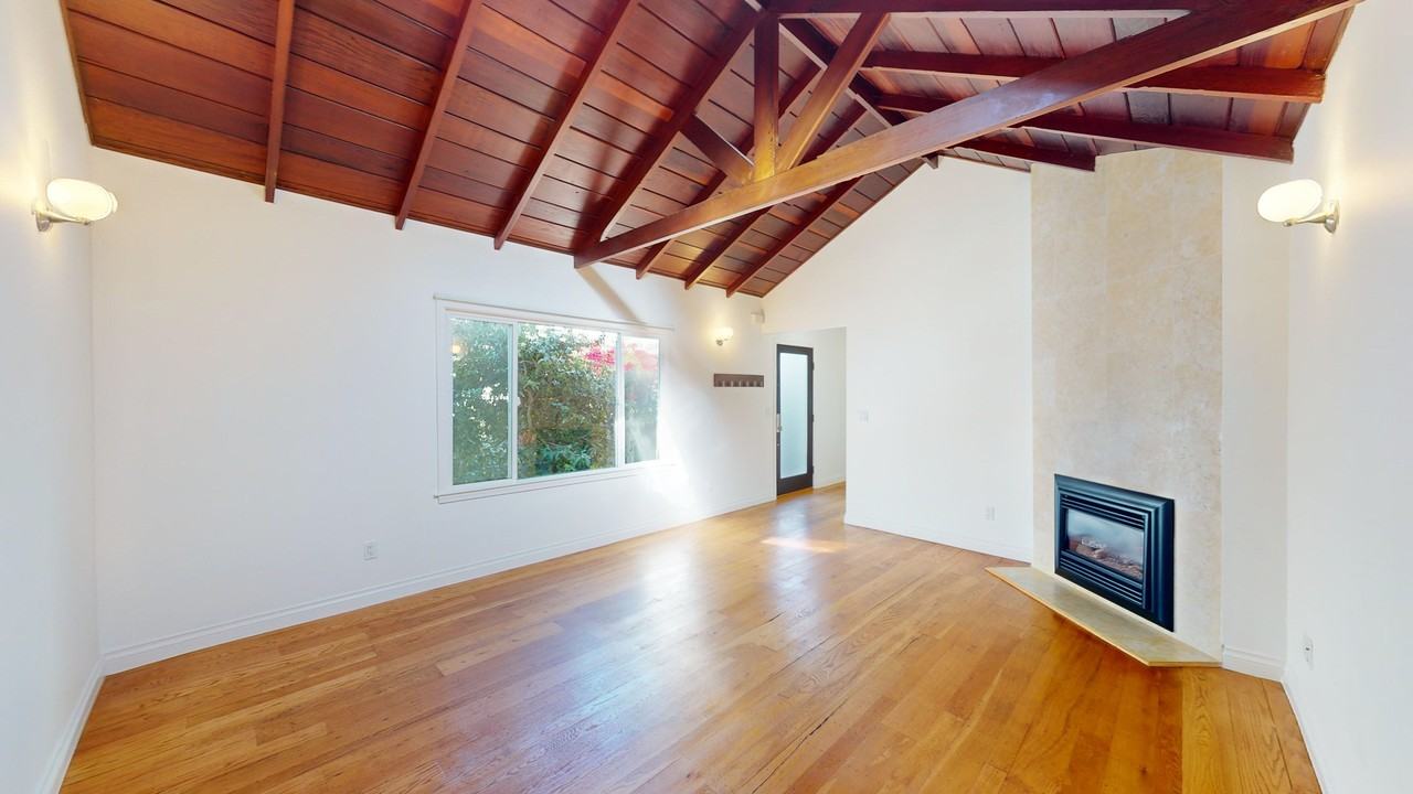 1332 Leavenworth St - Photo 2 of 26