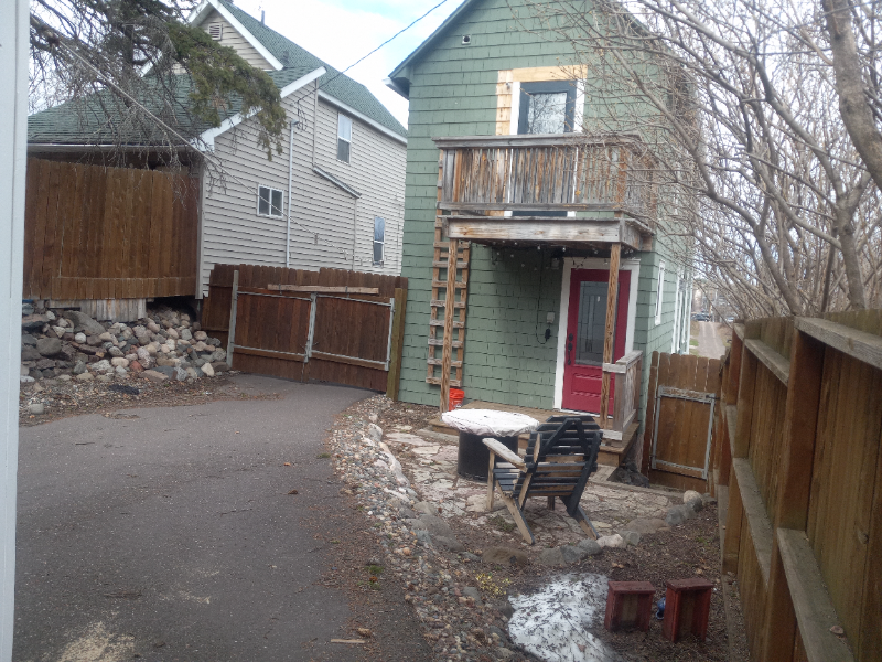 923 N 4th Ave E - Photo 3 of 18