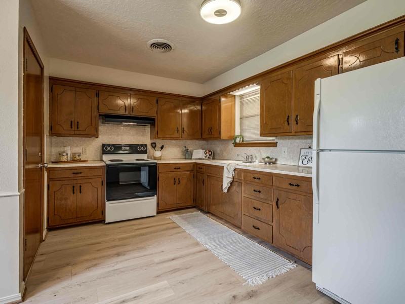 1618 Southern Heights Ave - Photo 6 of 14