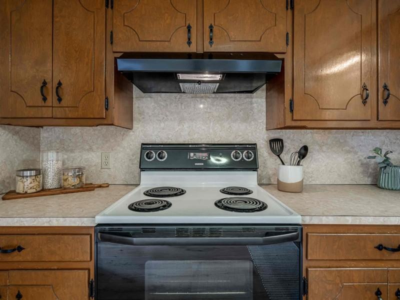 1618 Southern Heights Ave - Photo 7 of 14