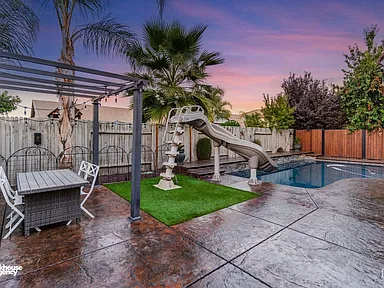 9014 Lincoln Center Ct - Photo 3 of 12