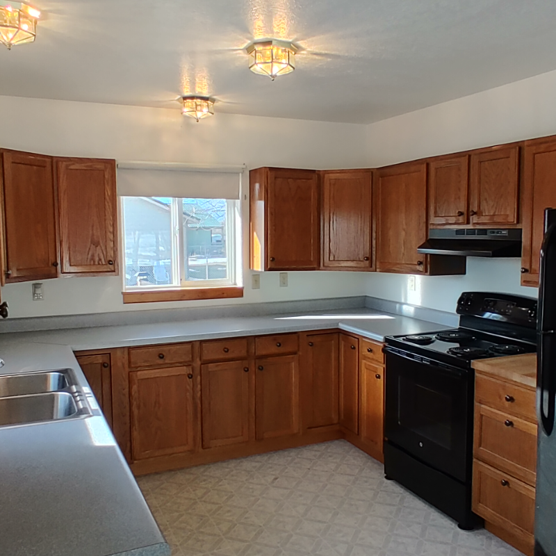 501 13th St - Photo 2 of 16