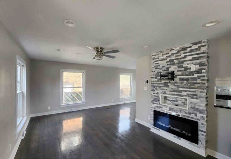 7611 Kinsley Pl Munster In - Photo 4 of 6