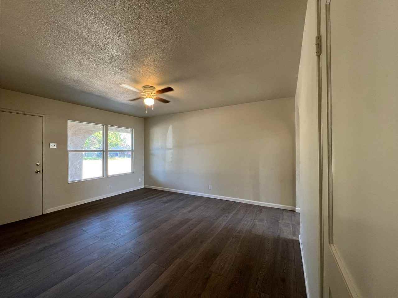 1501 W Hank Ave - Photo 2 of 9