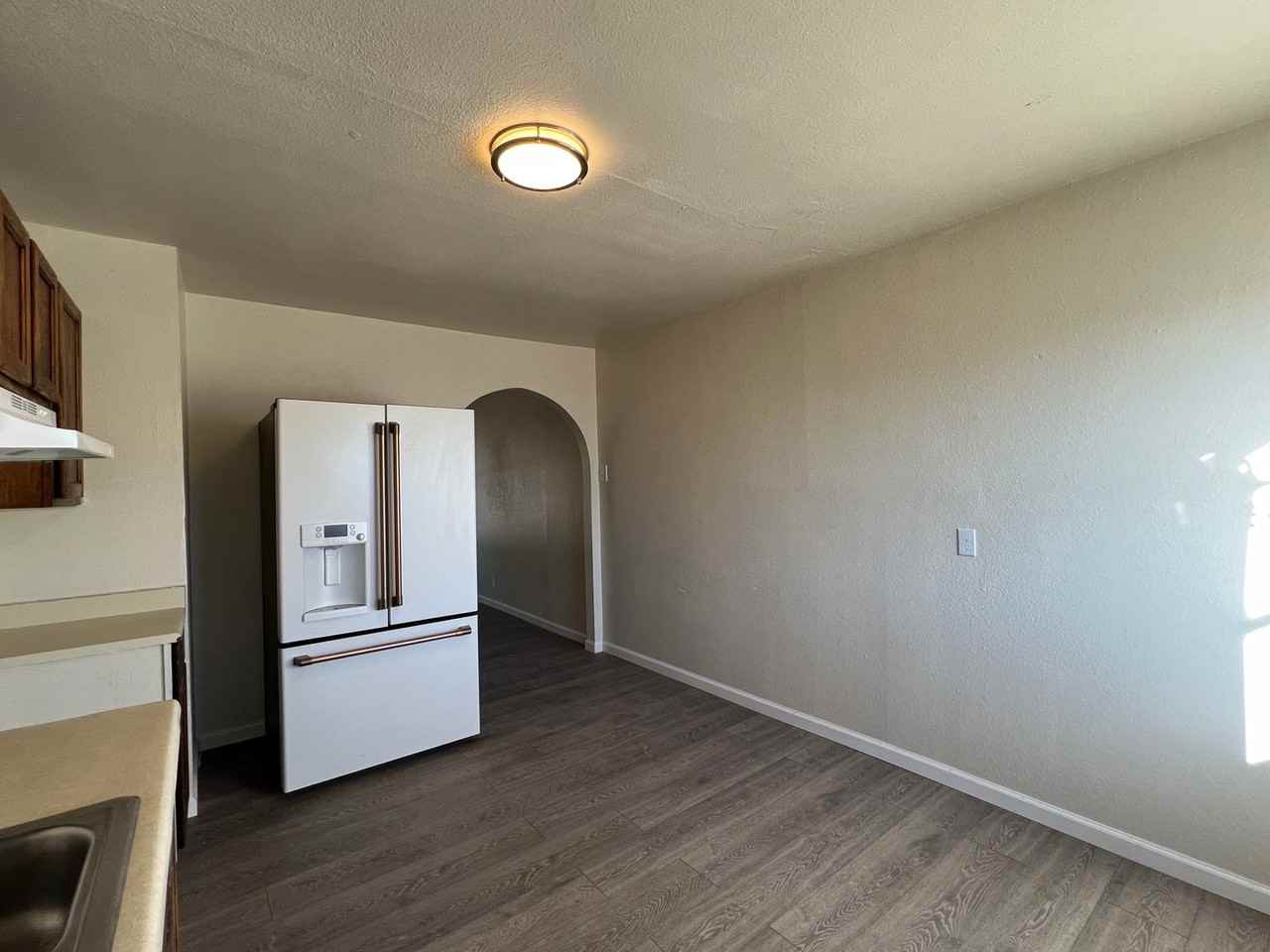 1501 W Hank Ave - Photo 3 of 9