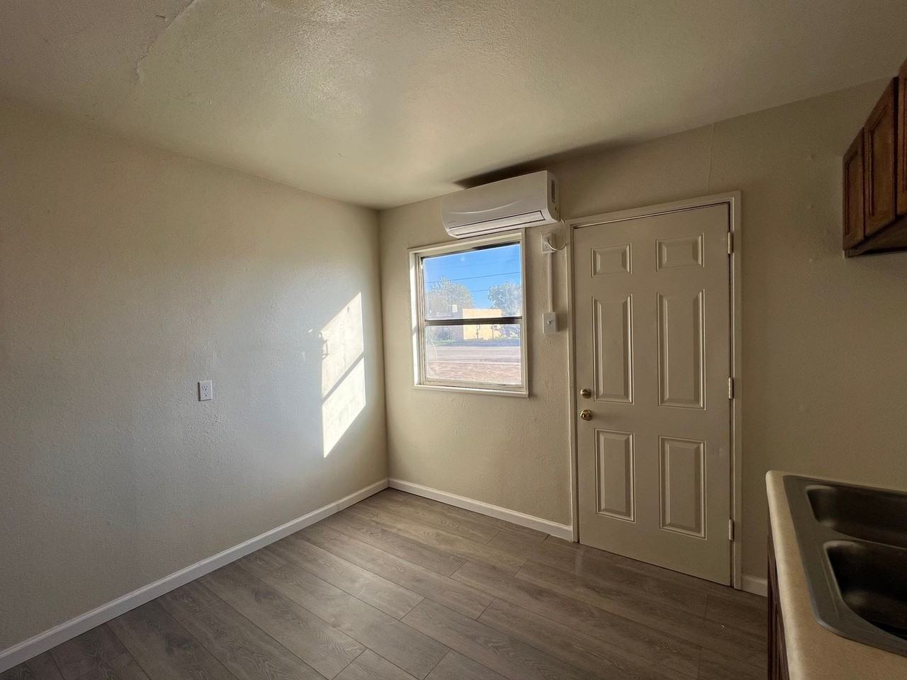 1501 W Hank Ave - Photo 5 of 10