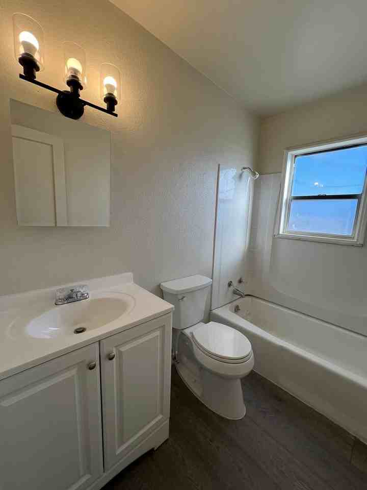 1501 W Hank Ave - Photo 7 of 10