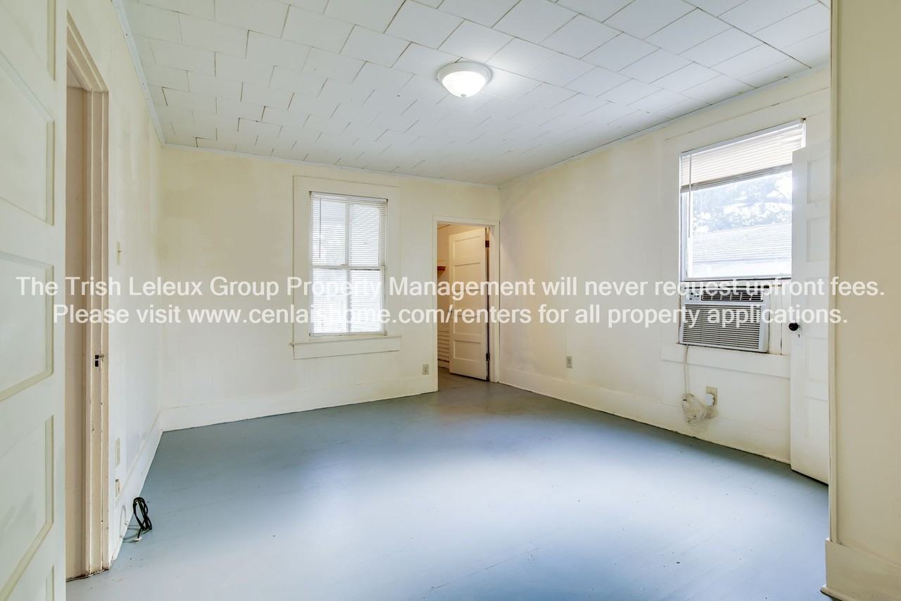 2220 1/2 Elliott St - Photo 6 of 8