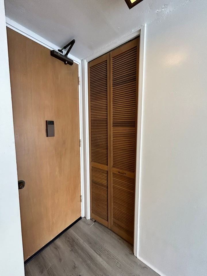 1114 Wilder Ave #601 - Photo 3 of 16