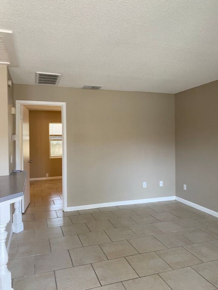 3028 Robert Ave - Photo 4 of 16