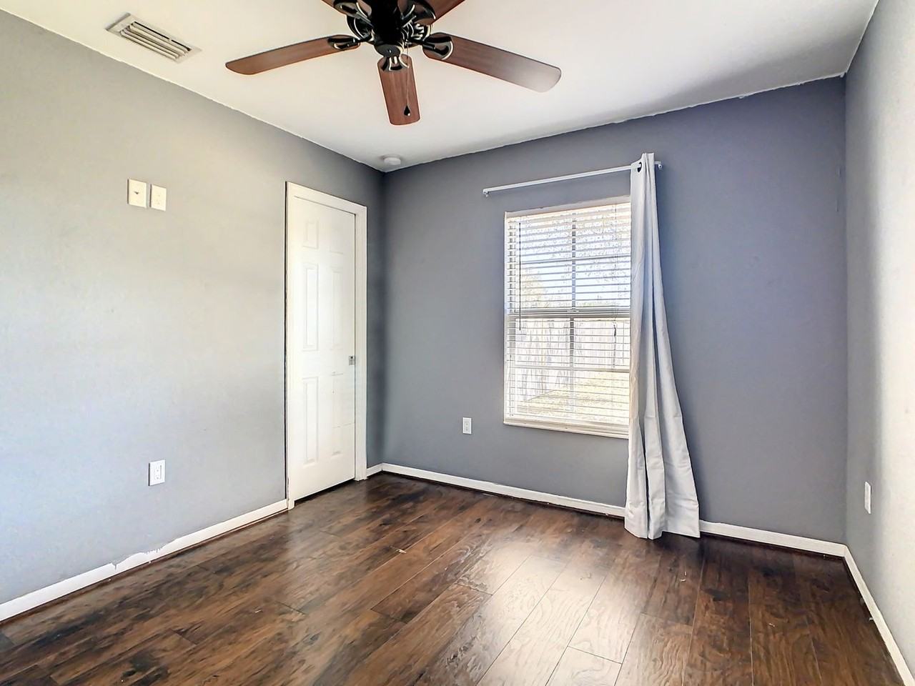 30144 Oak Rd - Photo 2 of 50