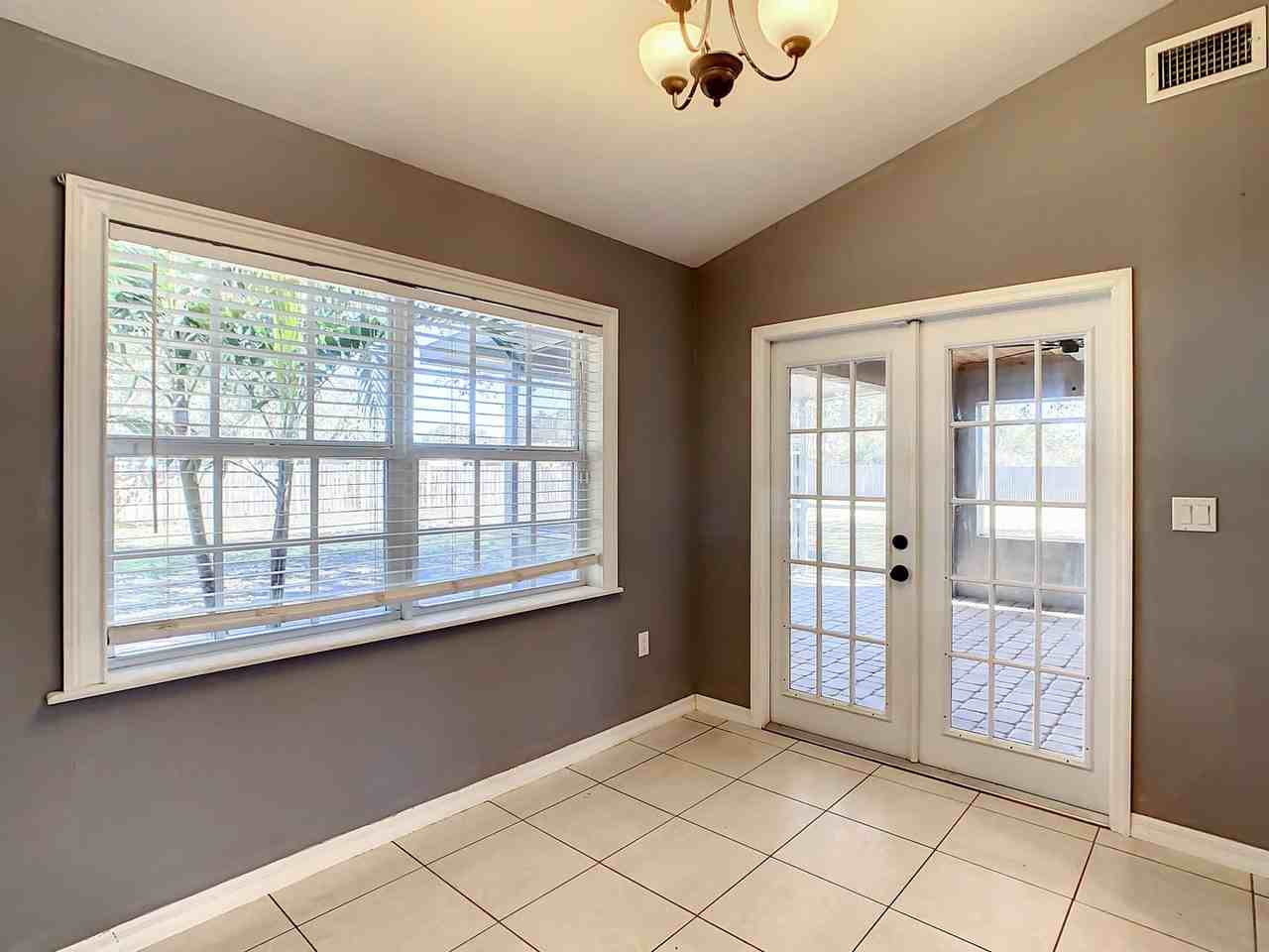 30144 Oak Rd - Photo 3 of 50