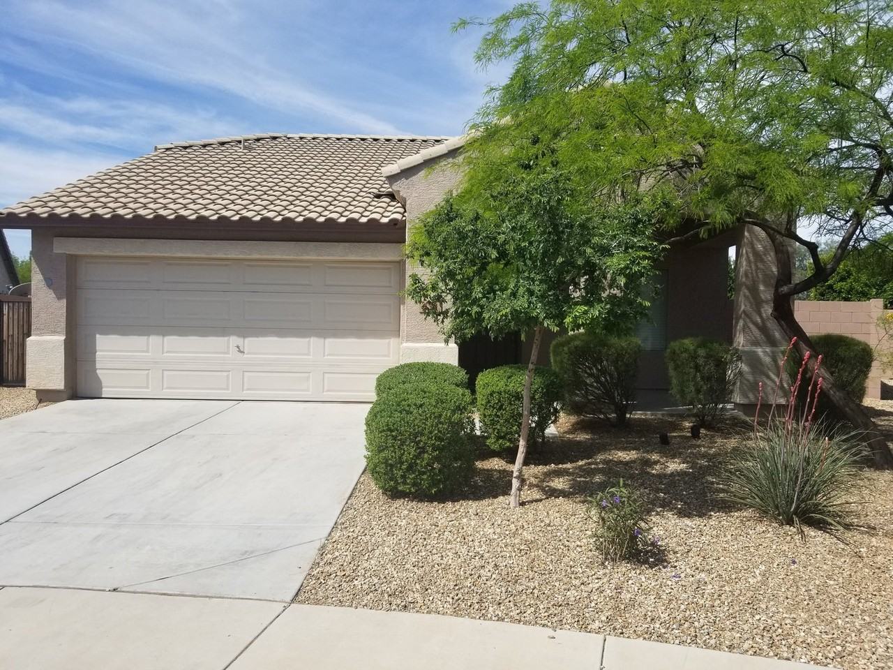 530 S 114th Ave - Photo 3 of 20