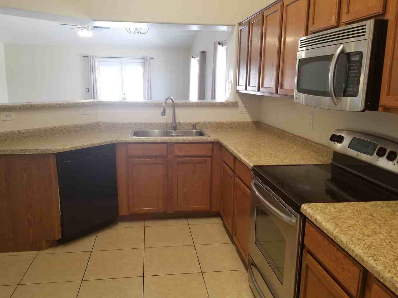 530 S 114th Ave - Photo 6 of 20