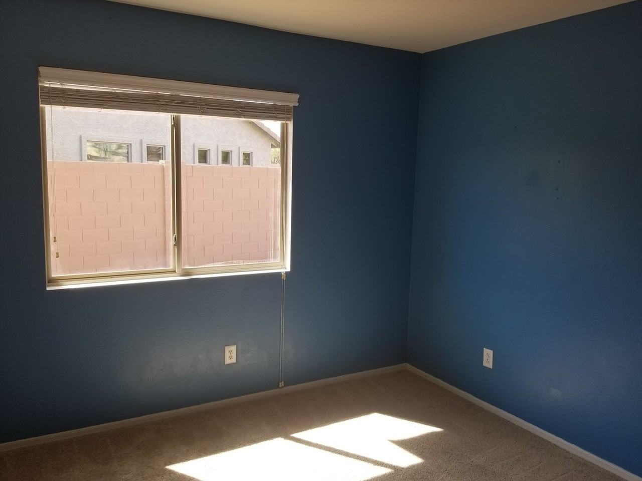 530 S 114th Ave - Photo 4 of 20