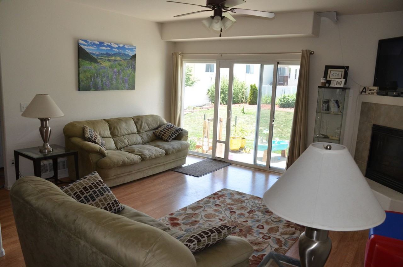 2475 Ashland Ln - Photo 2 of 13