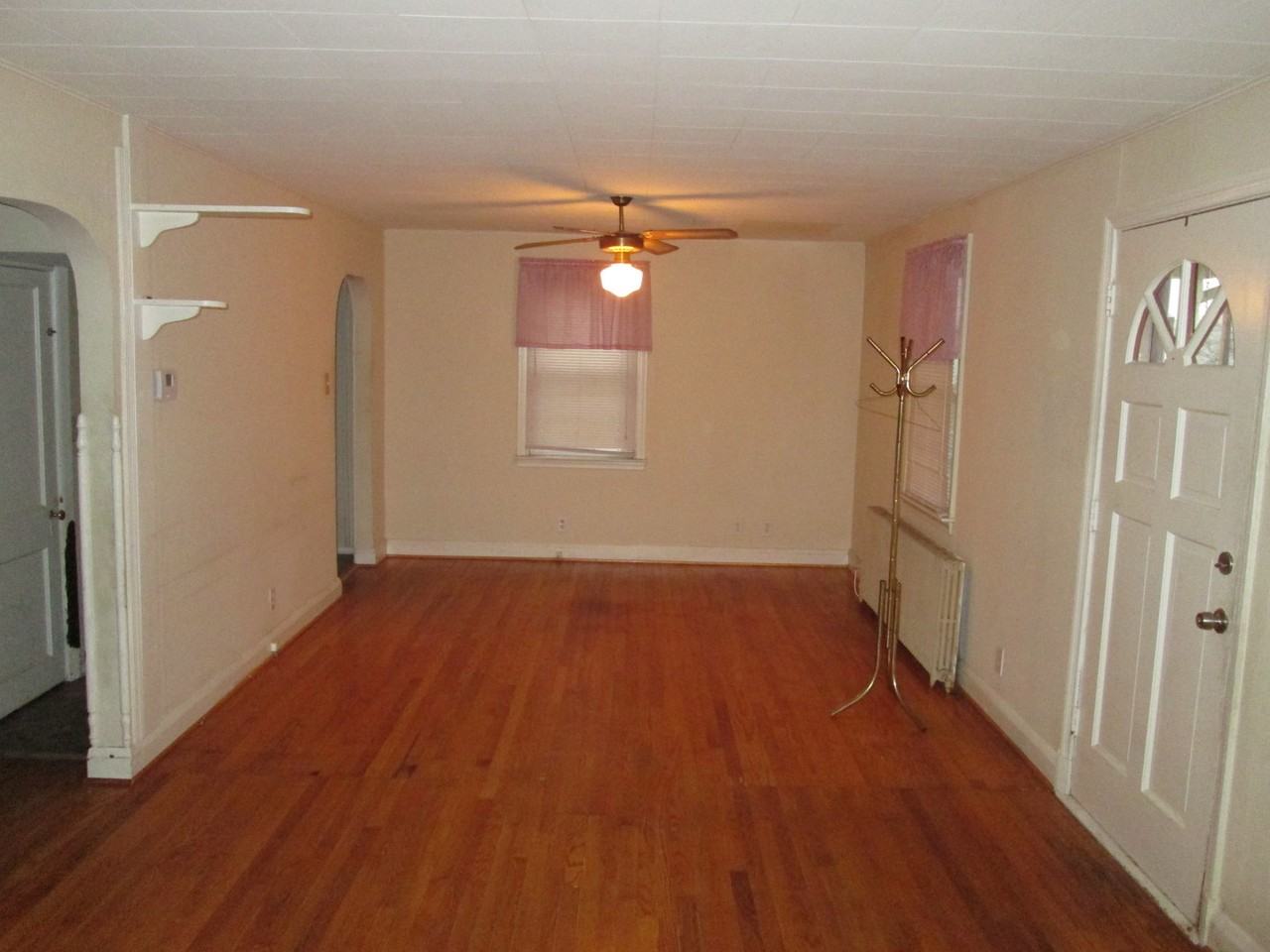 1778 Brookview Rd - Photo 4 of 26