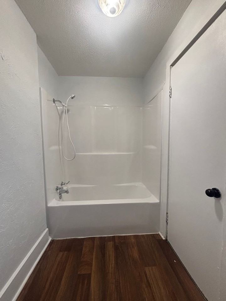 921 W Harrison St - Photo 6 of 10