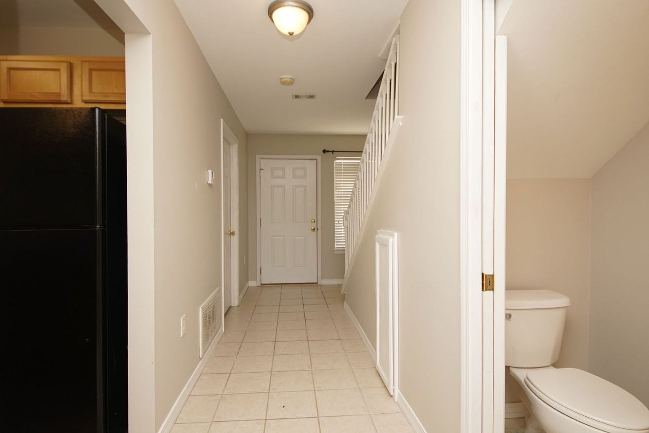 984 Scenic Oak Ln - Photo 3 of 29