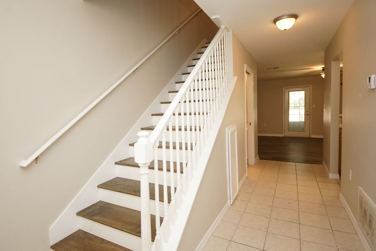 984 Scenic Oak Ln - Photo 4 of 29