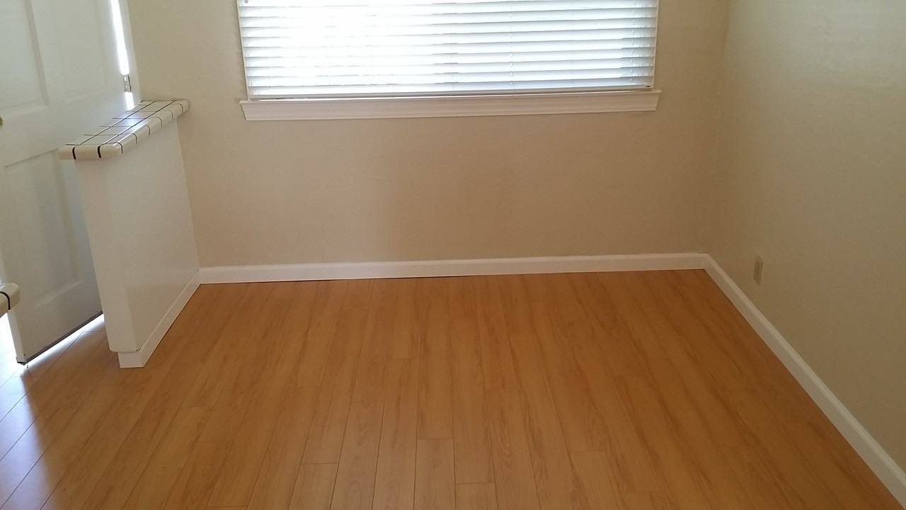 733 Santa Rosa St - Photo 4 of 10