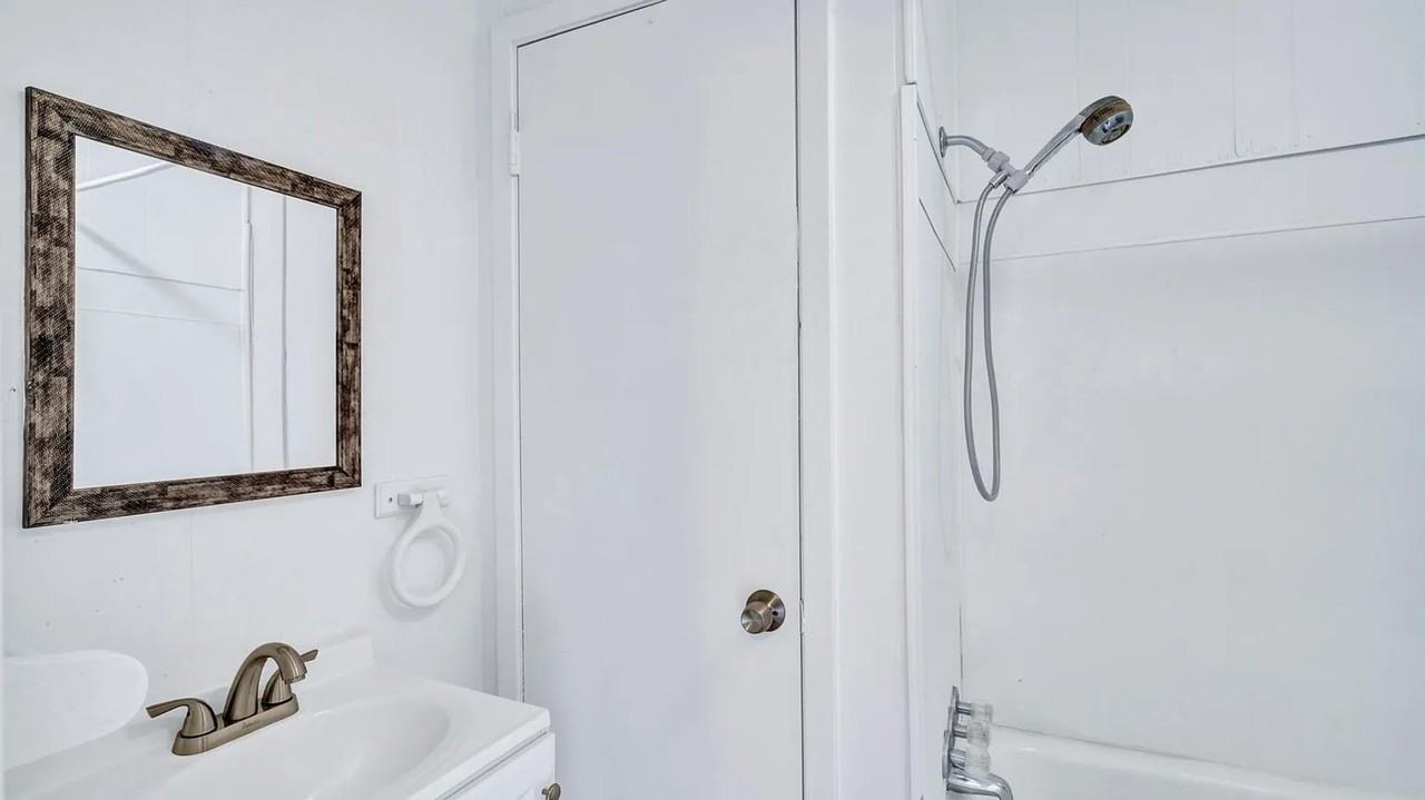 107 Quillen St - Photo 3 of 12