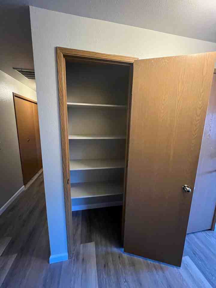 1023 N Baker Ave - Photo 7 of 11